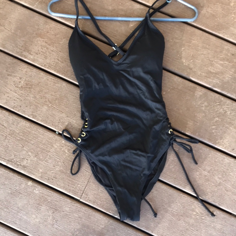 California waves one piece suit size small